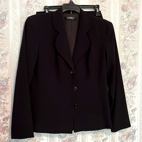 B Moss Black Suit Vintage Sz 2 - Picture 1 of 5